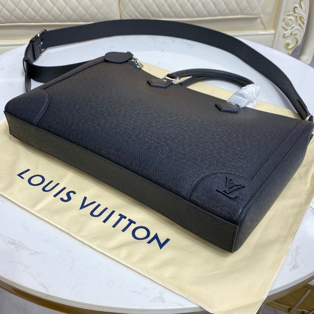 Louis Vuitton Slim Taïga Briefcase