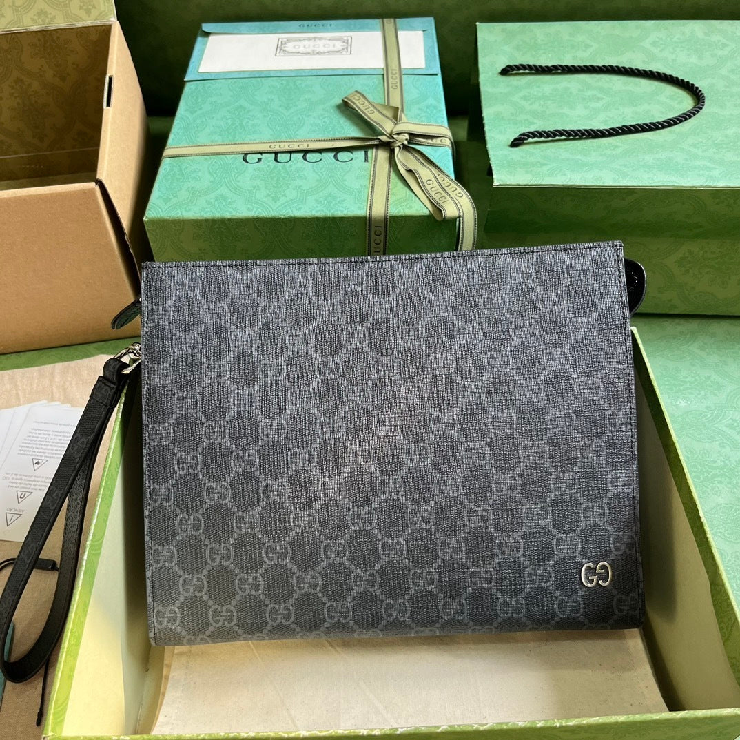 Gucci GG Supreme Clutch with GG Detail