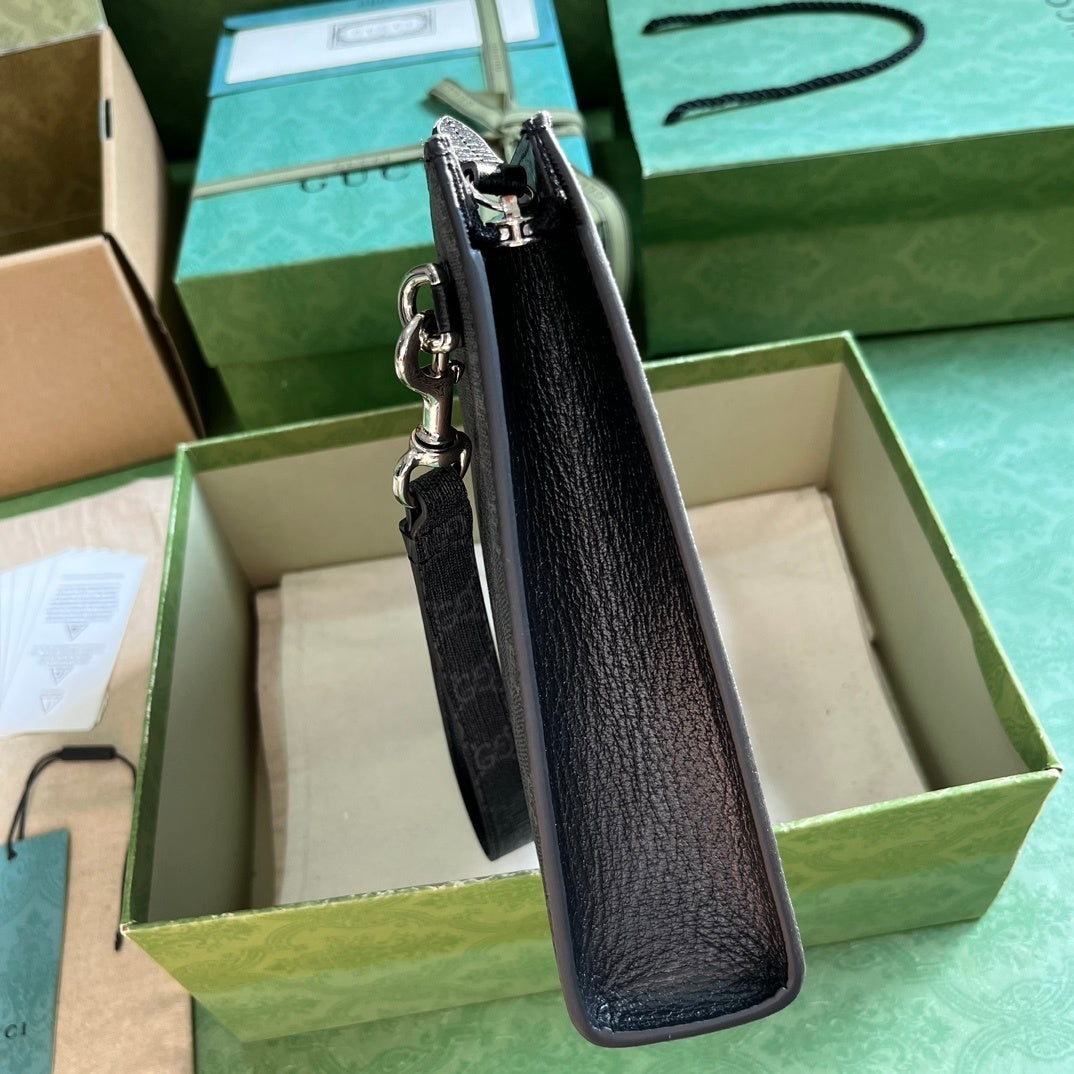 Gucci GG Supreme Clutch with GG Detail