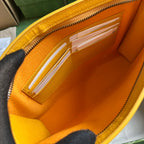 Gucci GG Supreme Clutch with GG Detail