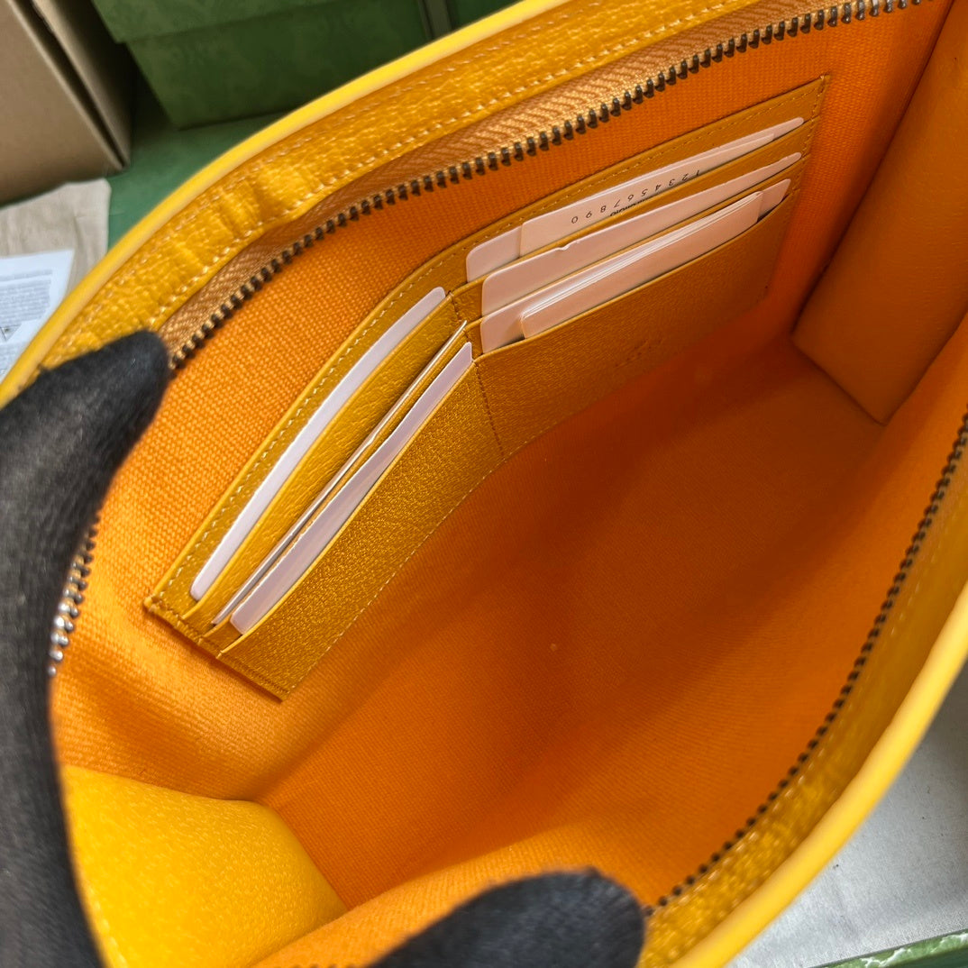 Gucci GG Supreme Clutch with GG Detail
