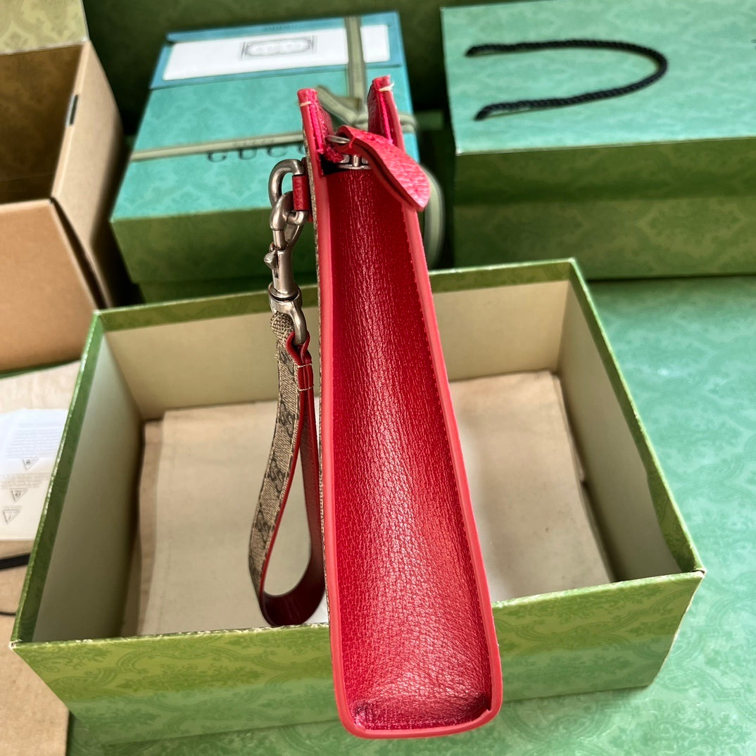 Gucci GG Supreme Clutch with GG Detail