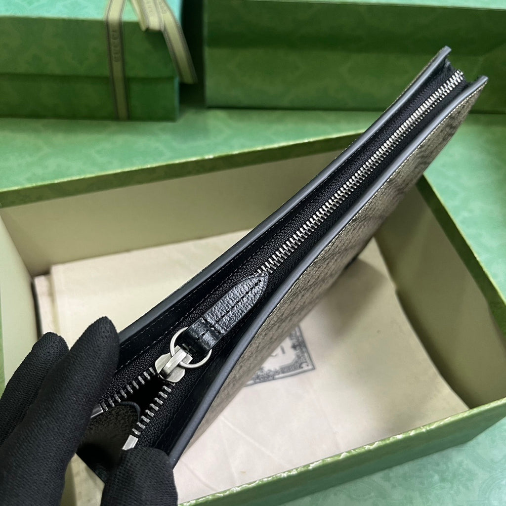 Gucci GG Supreme Clutch with GG Detail