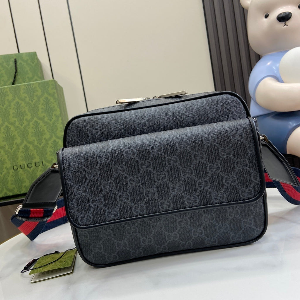 Gucci GG Supreme Small Crossbody Bag