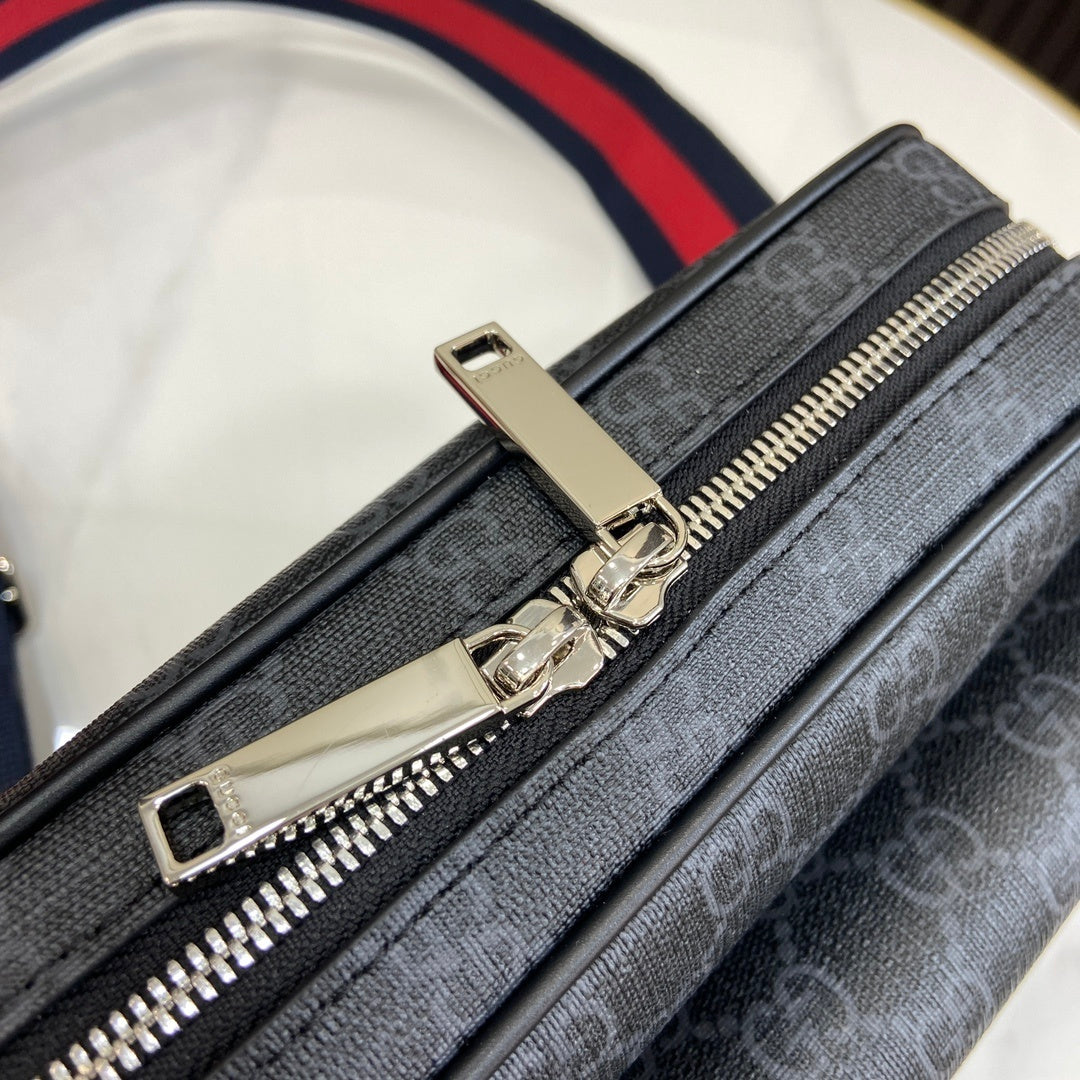 Gucci GG Supreme Small Crossbody Bag