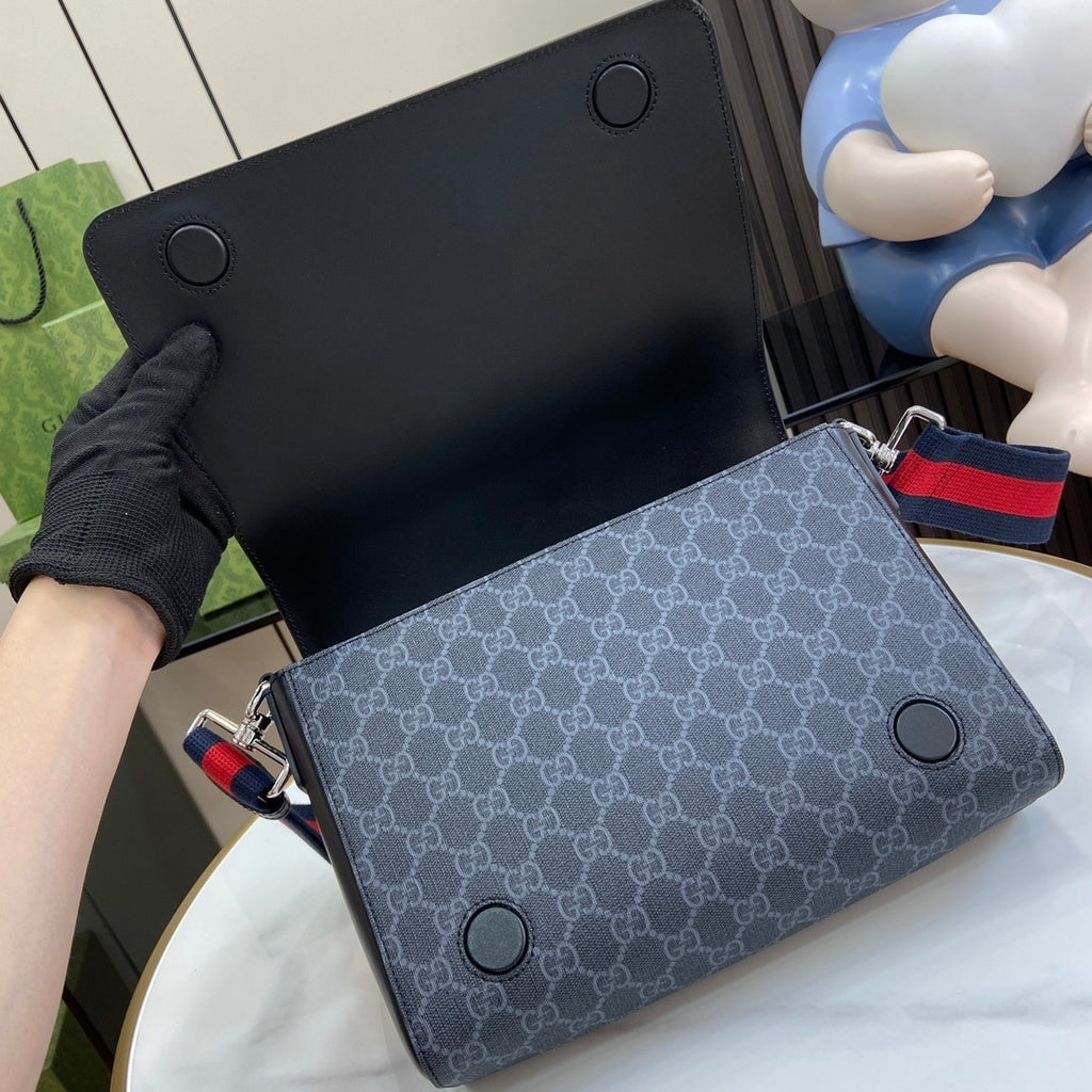 Gucci GG Supreme Crossbody Bag