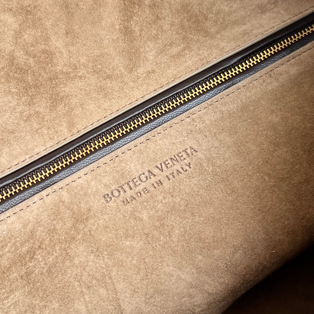 Bottega Veneta Veneta Handbag