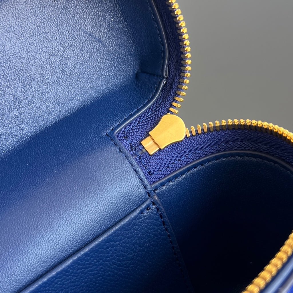 Bottega Veneta Vanity Case (Suede)
