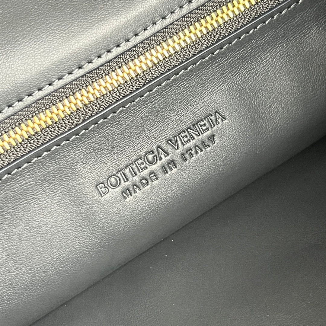 Bottega Veneta Hop Bag (Large)