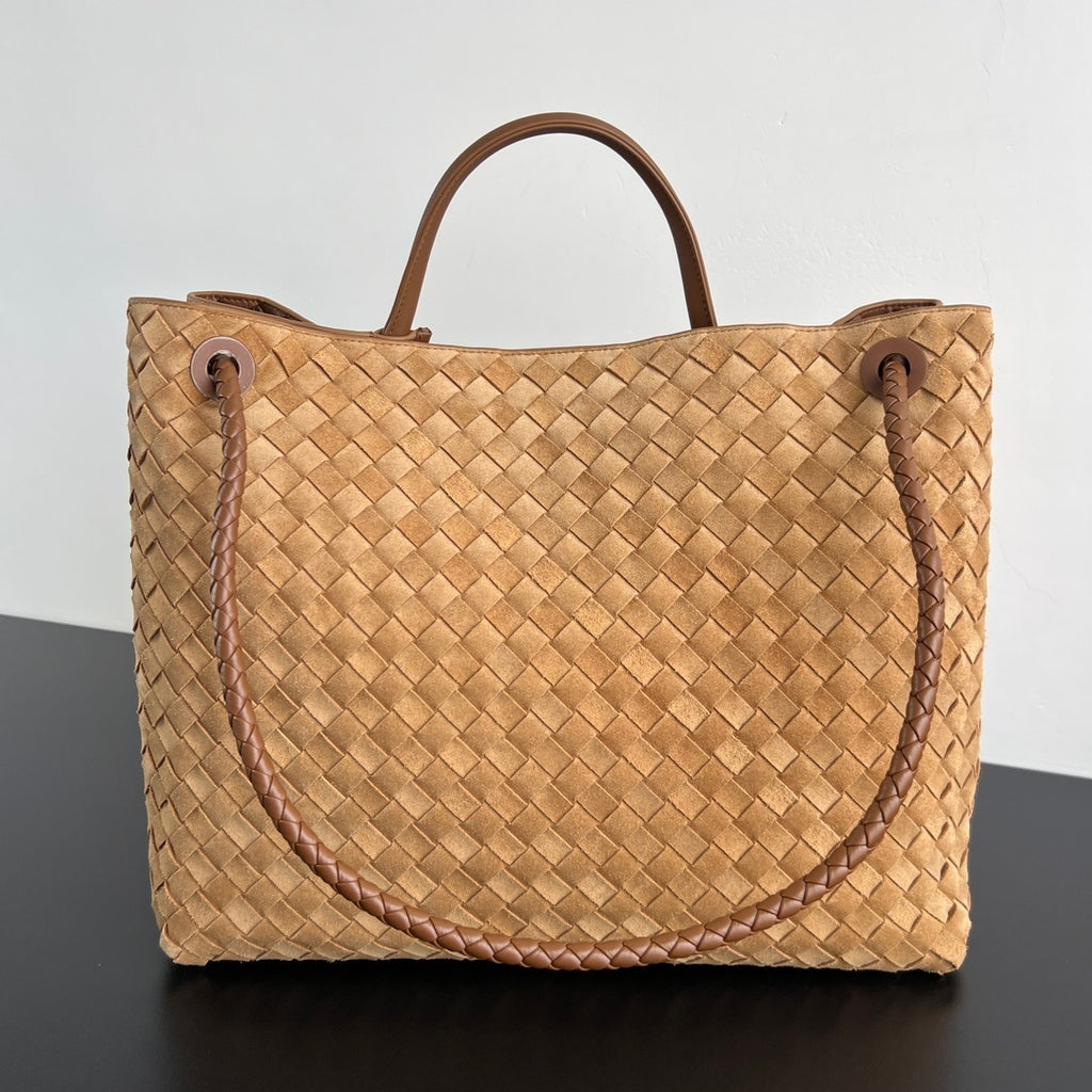 Bottega Veneta Andiamo Suede Bag