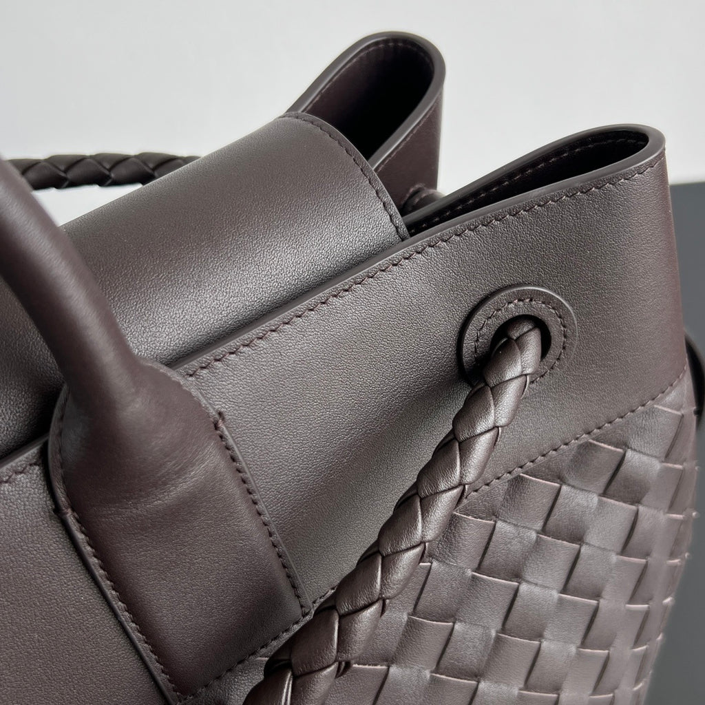 Bottega Veneta Andiamo Bag (Unisex)