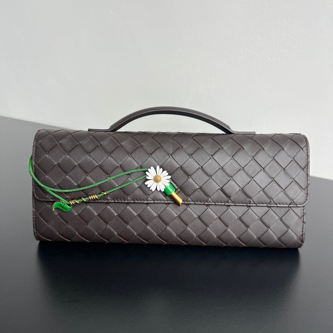 Bottega Veneta Andiamo Clutch