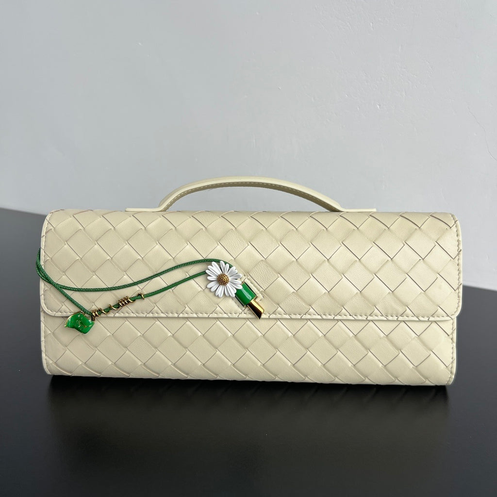 Bottega Veneta Andiamo Clutch