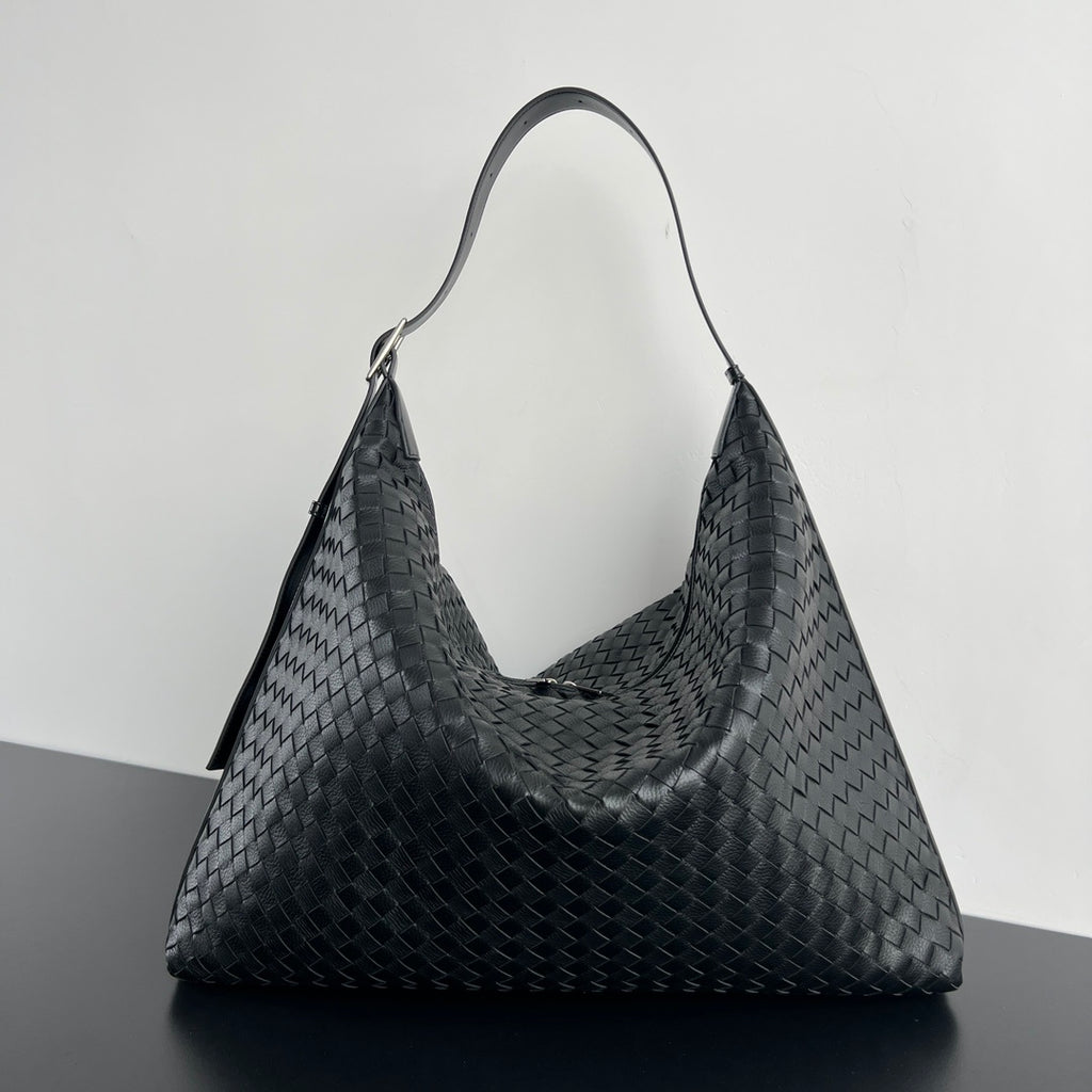Bottega Veneta Traveller Deerskin Hobo Bag