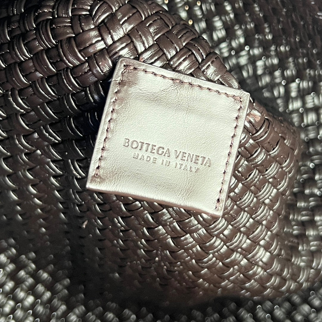 Bottega Veneta Tosca Hop Large Handbag
