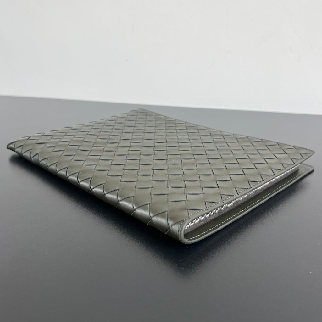 Bottega Veneta Half-Zip Intrecciato Clutch