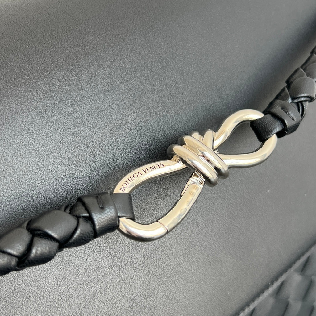 Bottega Veneta Andiamo Men’s Bag