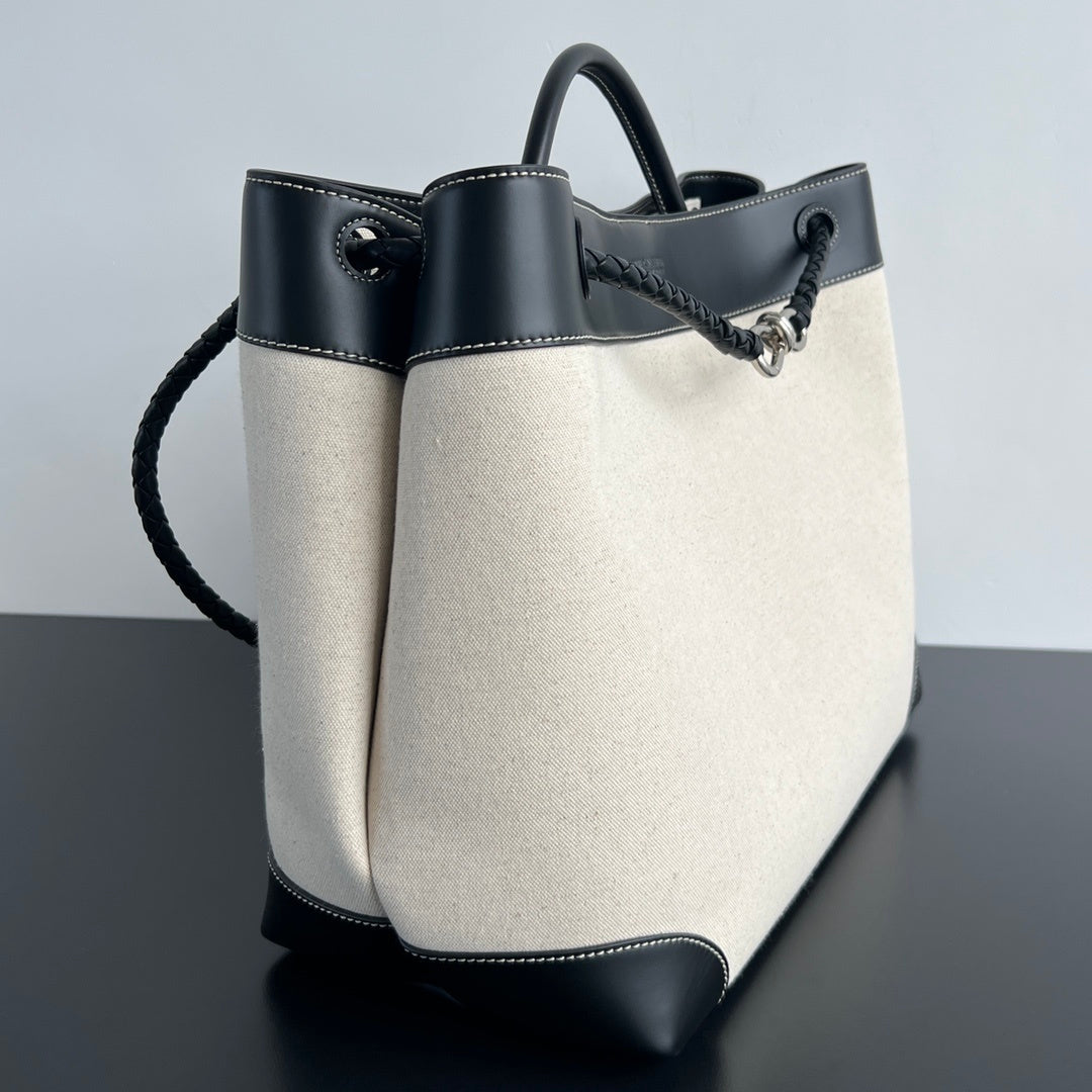 Bottega Veneta Andiamo Handbag