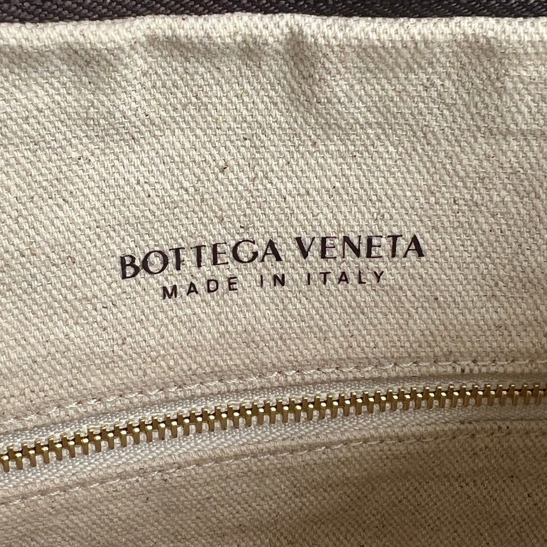 Bottega Veneta Gemelli Raffia Handbag