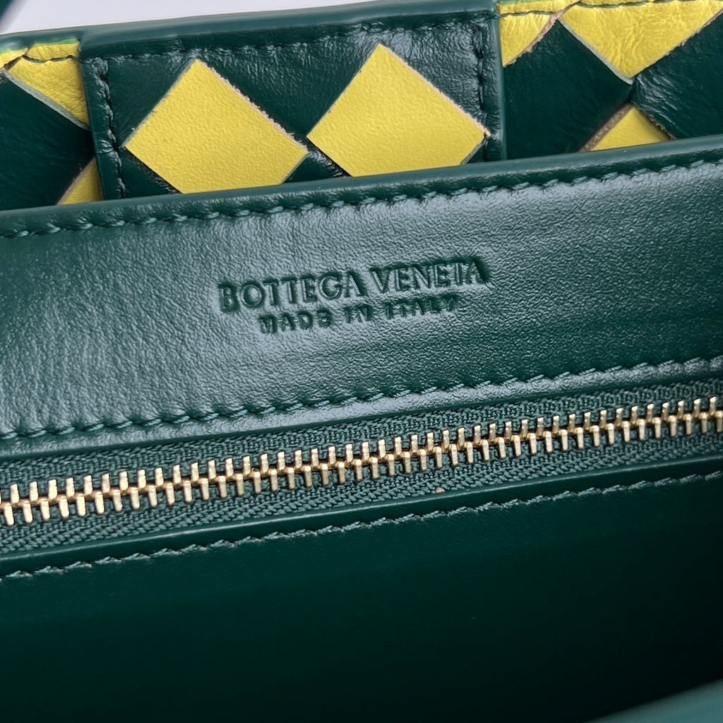 Bottega Veneta Andiamo Handbag