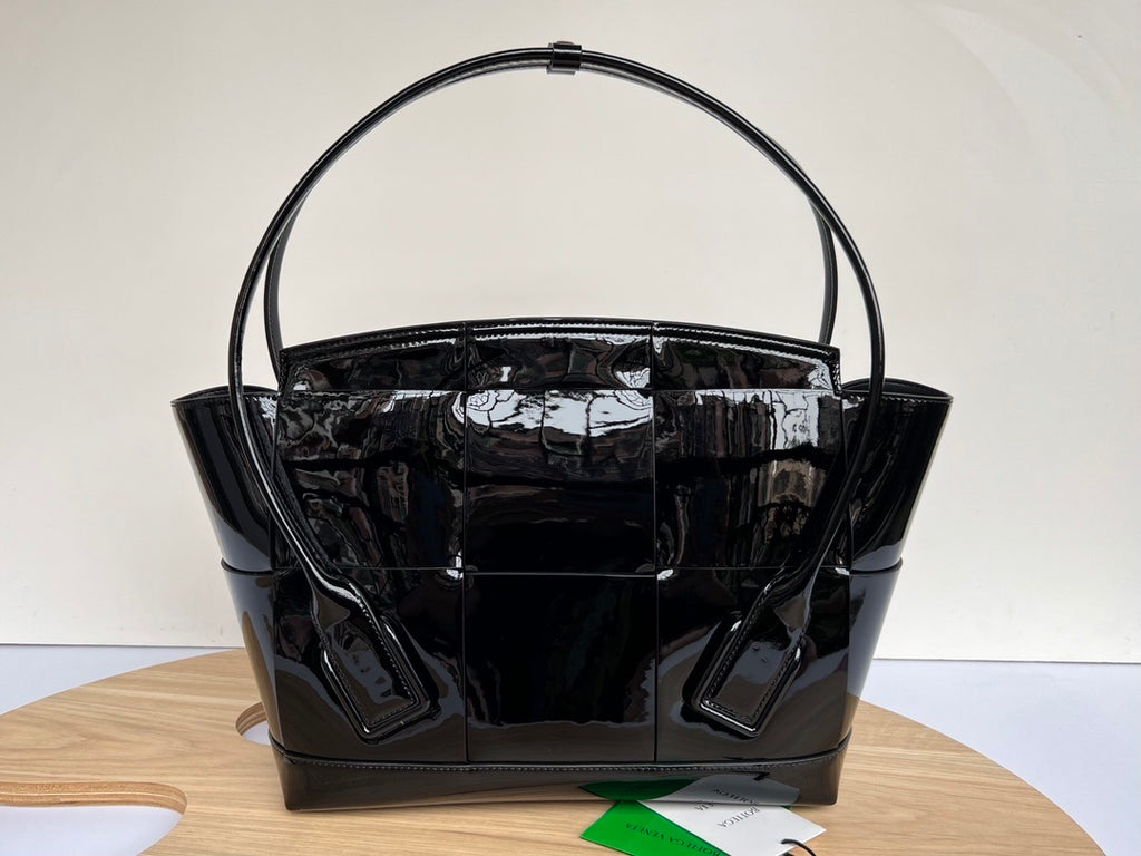 Bottega Veneta Arco 48 Handbag