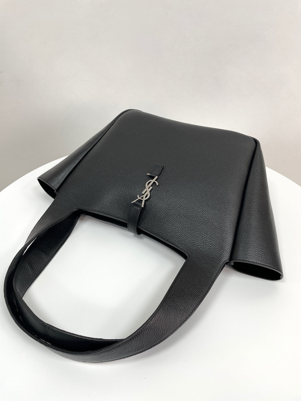 YSL Yves Saint Laurent BEA Tote Bag