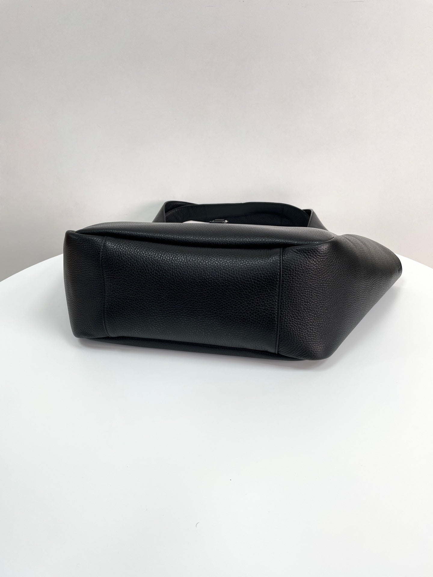 YSL Yves Saint Laurent BEA Tote Bag