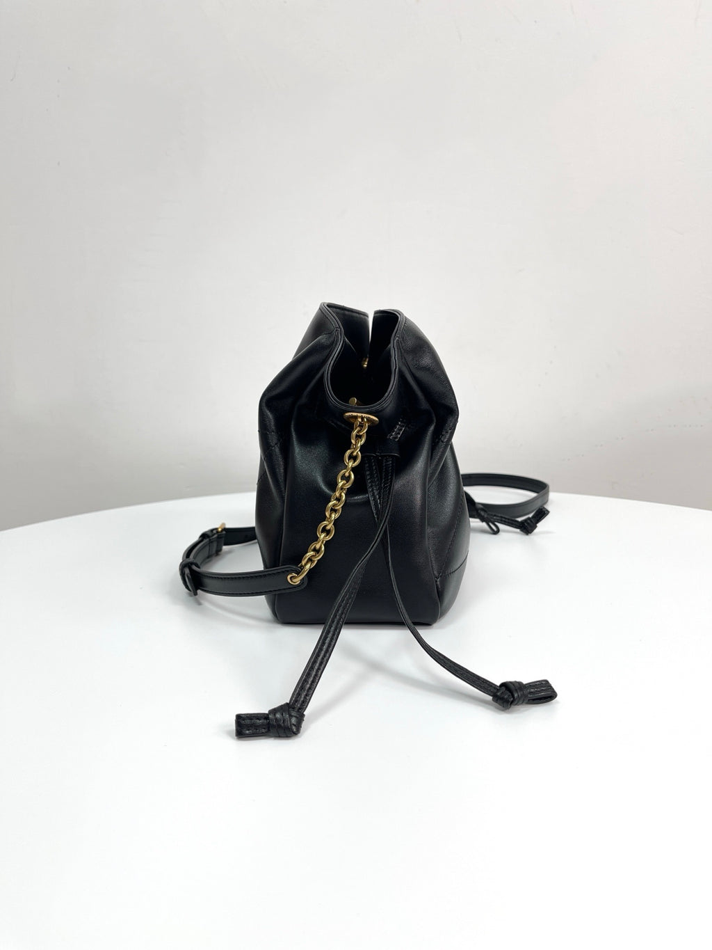 YSL Yves Saint Laurent Jamie 4.3 Pochon Shoulder Bag