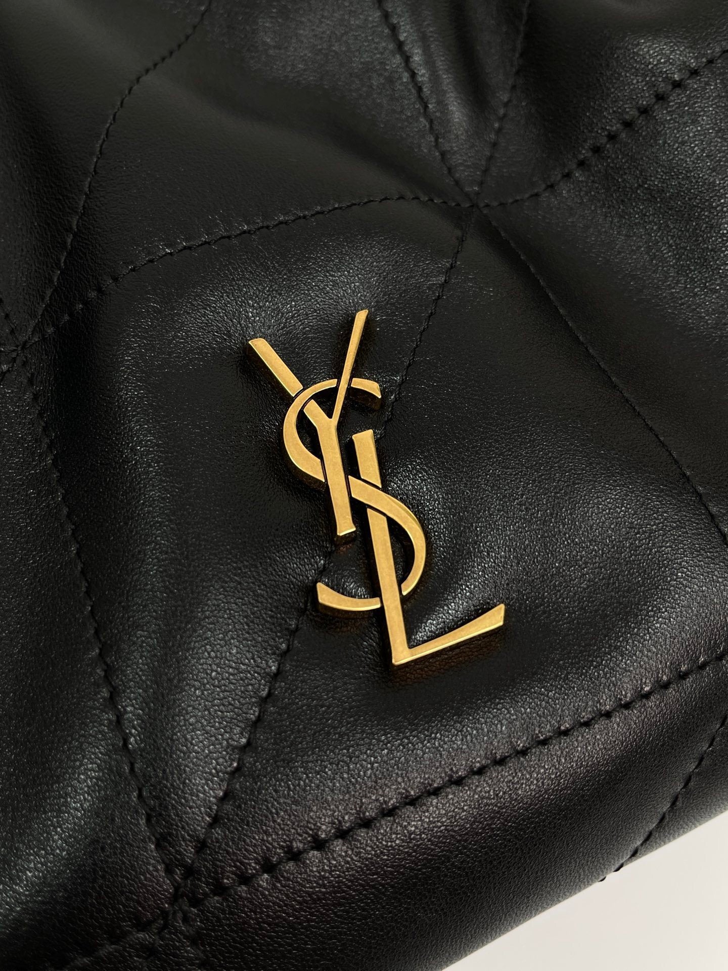 YSL Yves Saint Laurent Jamie 4.3 Pochon Shoulder Bag