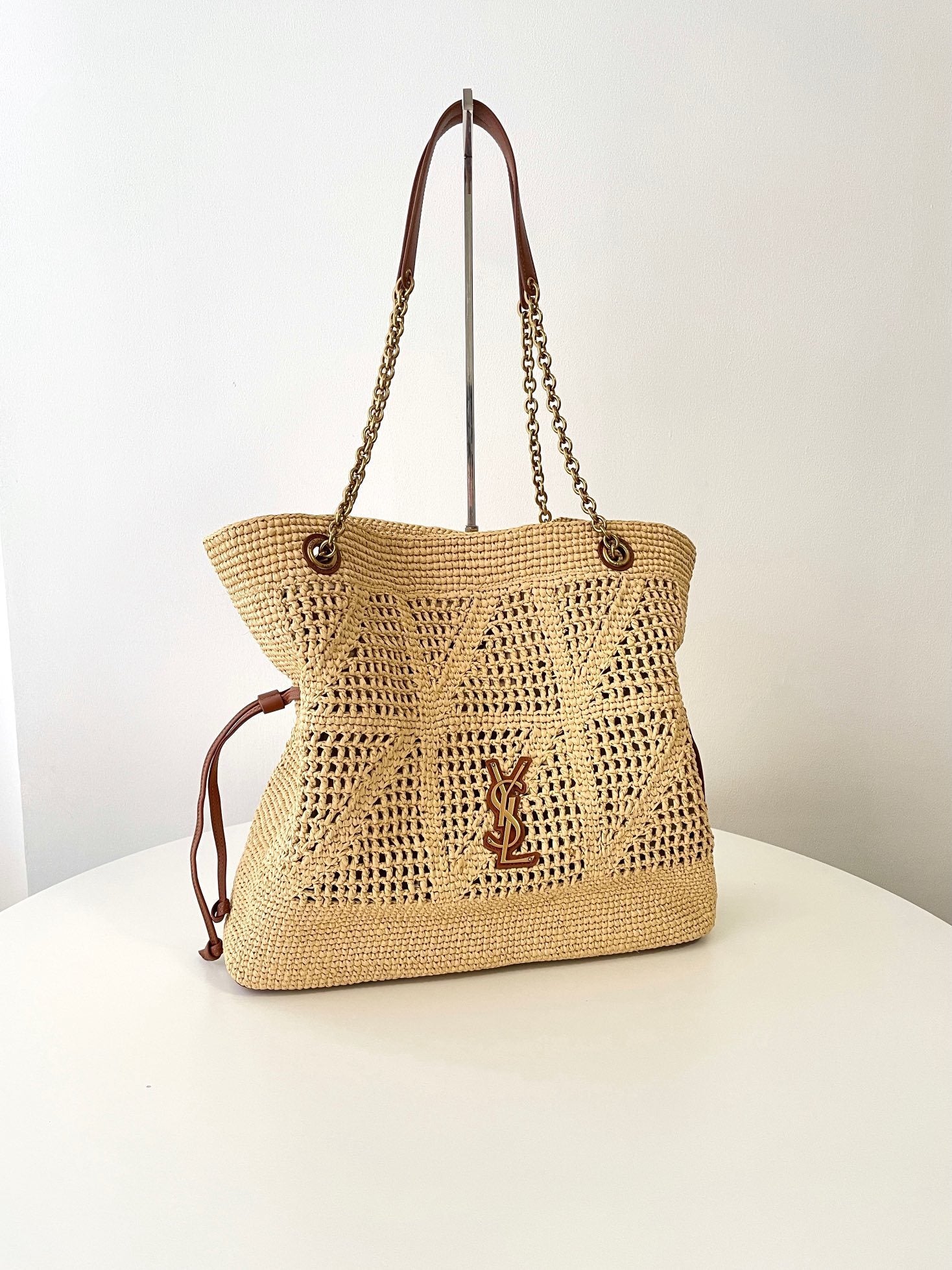 YSL Yves Saint Laurent JAMIE Shoing Pochon Bag