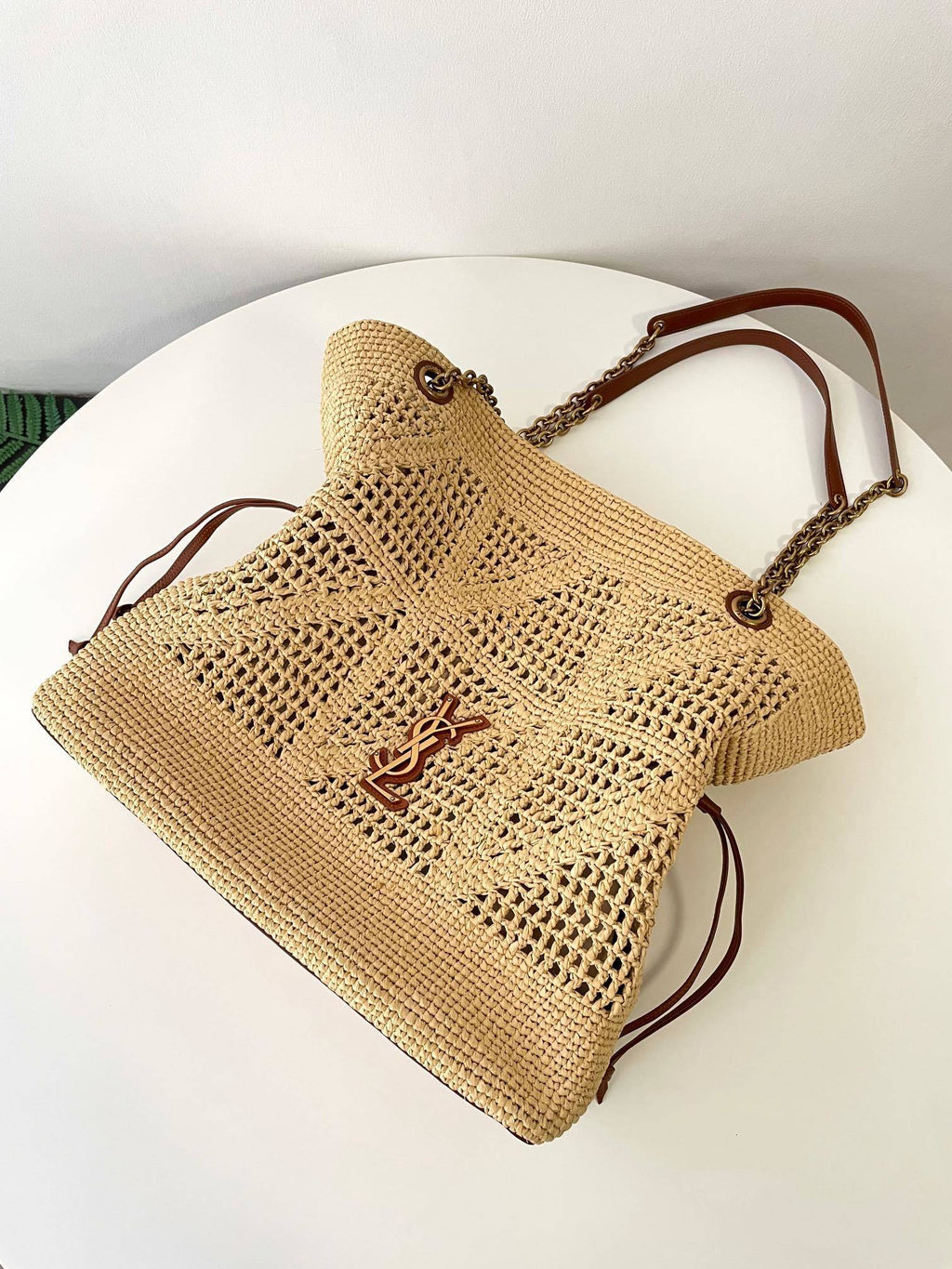 YSL Yves Saint Laurent JAMIE Shoing Pochon Bag