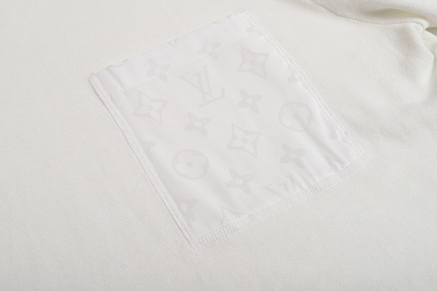 Louis Vuitton 25SS Solid Color Nylon Embellished Short-Sleeve T-Shirt