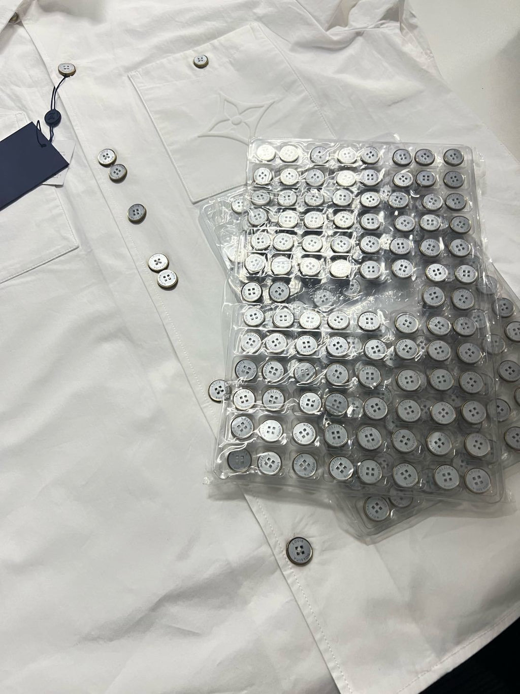 Louis Vuitton 25SS Single-Breasted Embossed Short-Sleeved Shirt
