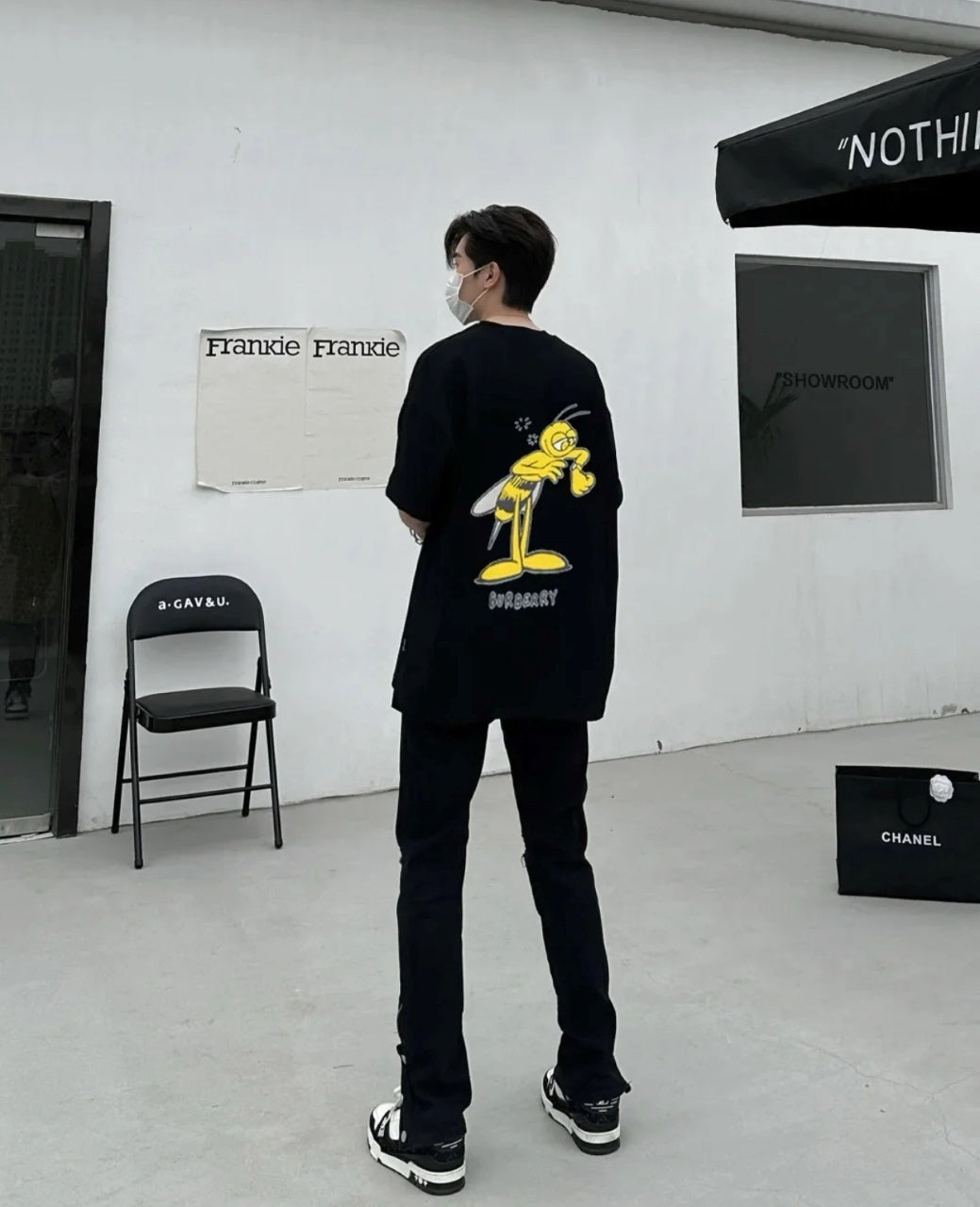 Burberry Bee Motif Lettering Logo Crew Neck T-Shirt