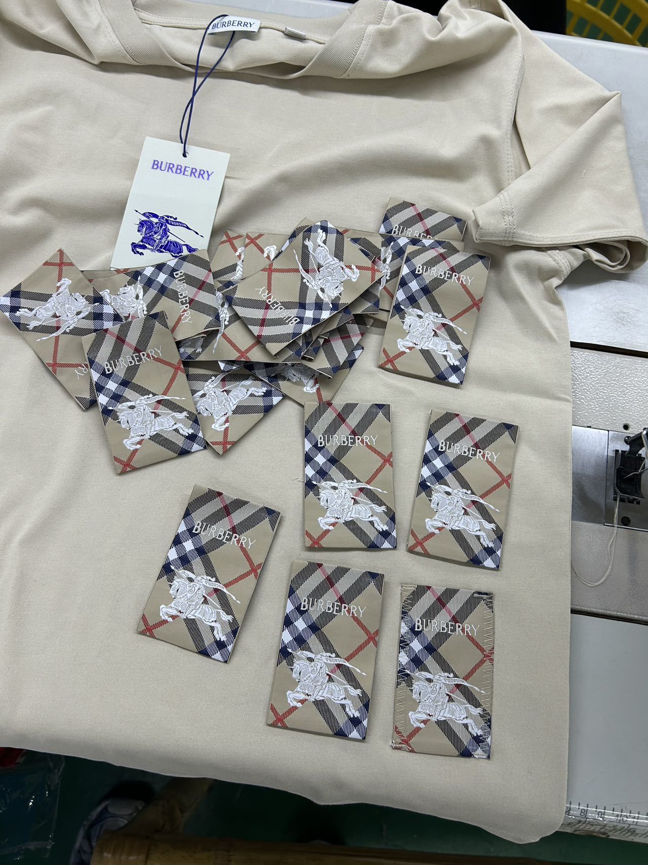 Burberry Heavy Attack 2025 Spring Knight Tag T-Shirt