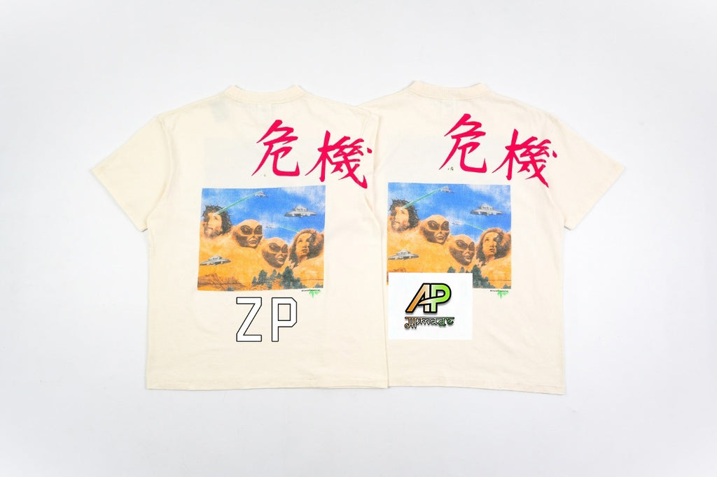 SAINT MXXXXXX Alien Crisis Print Short-Sleeve T-Shirt