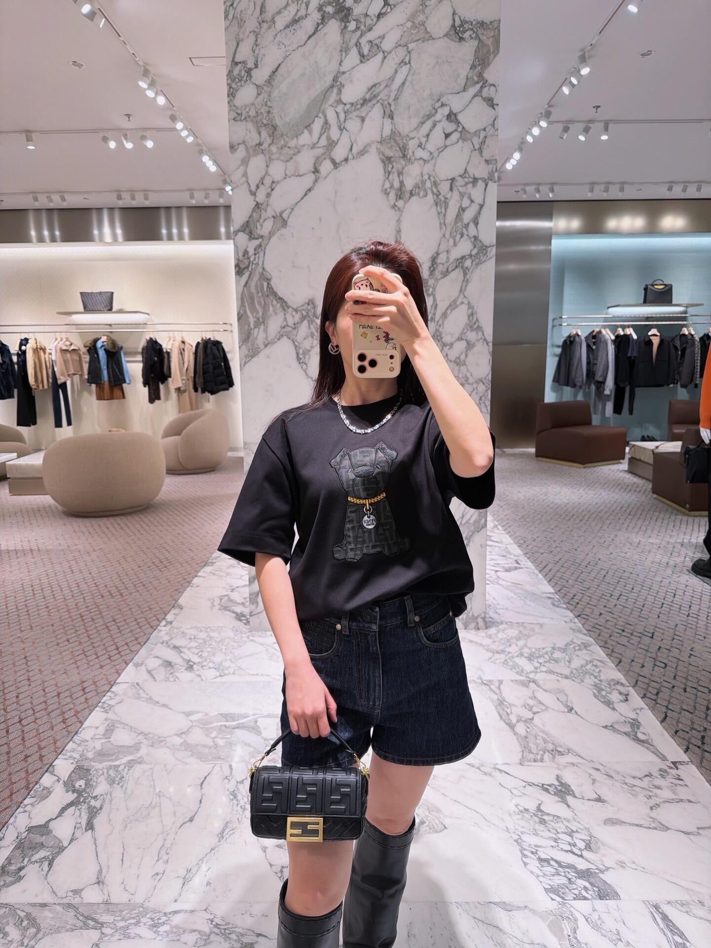 Fendi Puppy Appliqué Embroidered Short-Sleeve T-Shirt