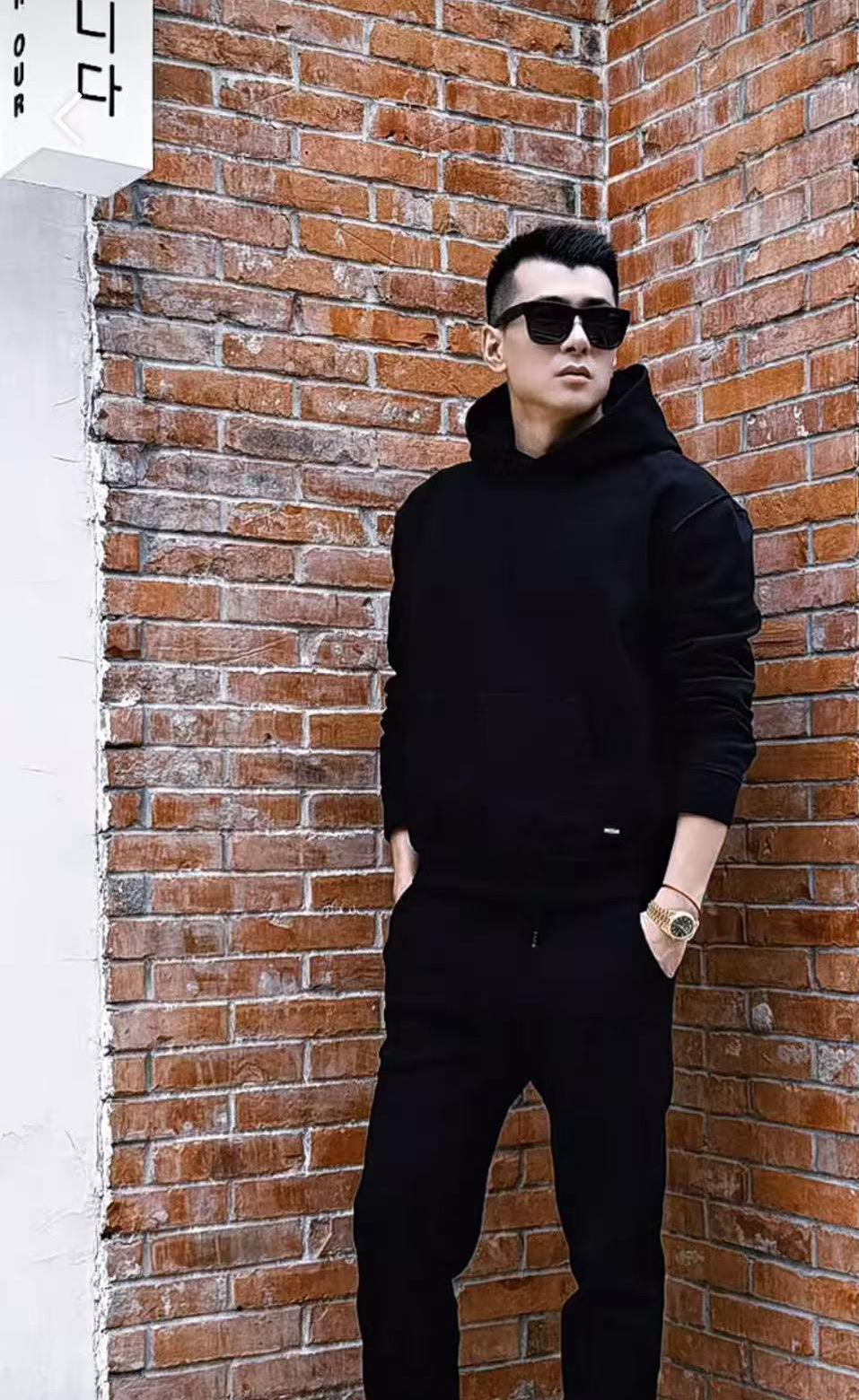 Louis Vuitton Solid Color Long-Sleeved Pullover Hoodie