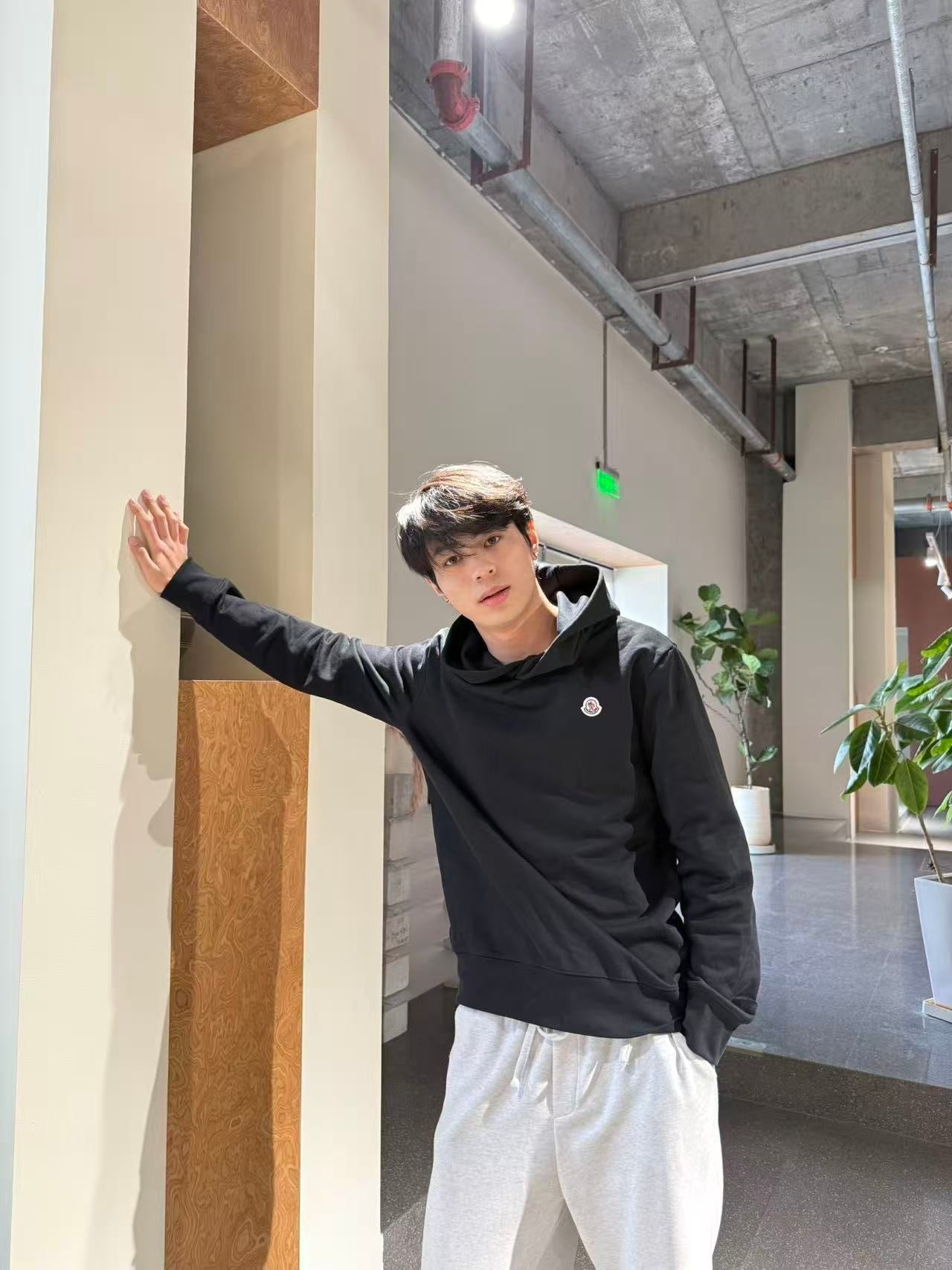 Moncler 25SS Solid Color Logo Patch Hoodie