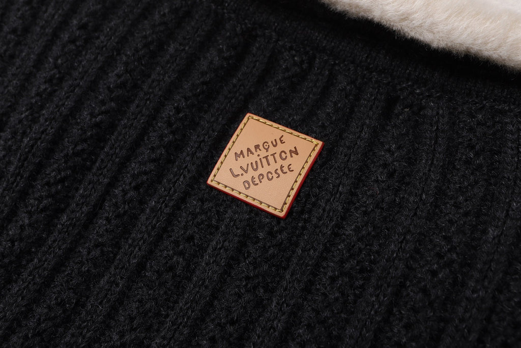 Louis Vuitton Cashmere and Wool Blend Jacket with Fur Collar and Waist
