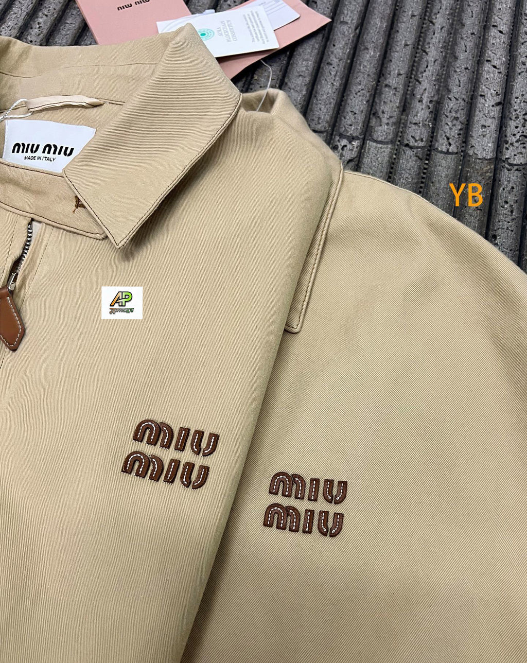 Miu Miu Solid Color Lapel Zip-Up Logo Long-Sleeved Jacket