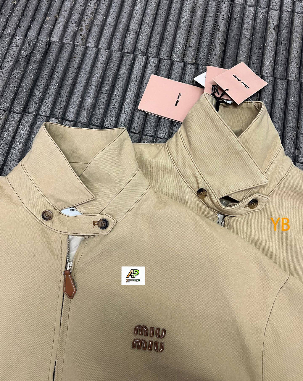 Miu Miu Solid Color Lapel Zip-Up Logo Long-Sleeved Jacket