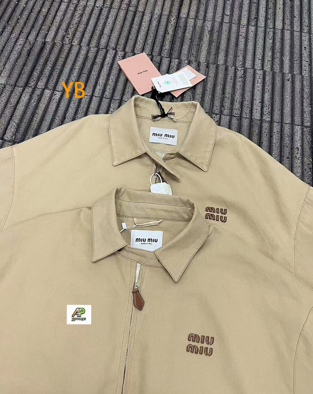Miu Miu Solid Color Lapel Zip-Up Logo Long-Sleeved Jacket