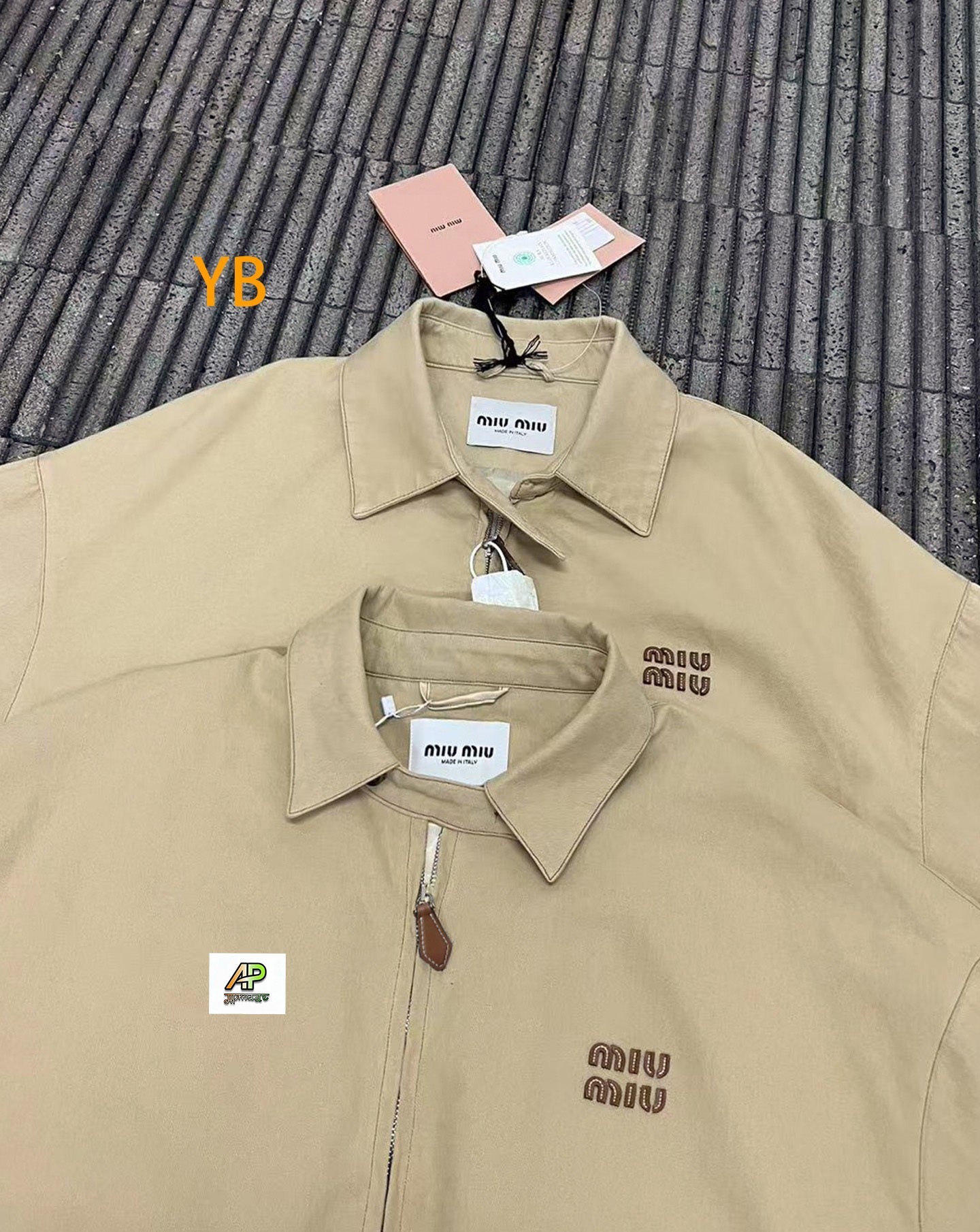 Miu Miu Solid Color Lapel Zip-Up Logo Long-Sleeved Jacket