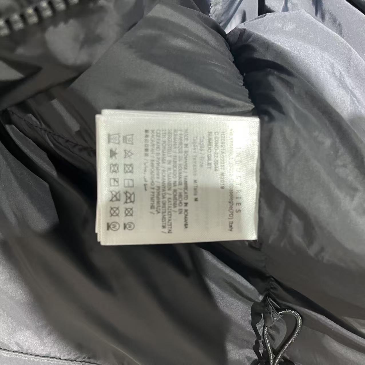 Moncler Stand-Up Collar Oversized Lightweight Down Jacket