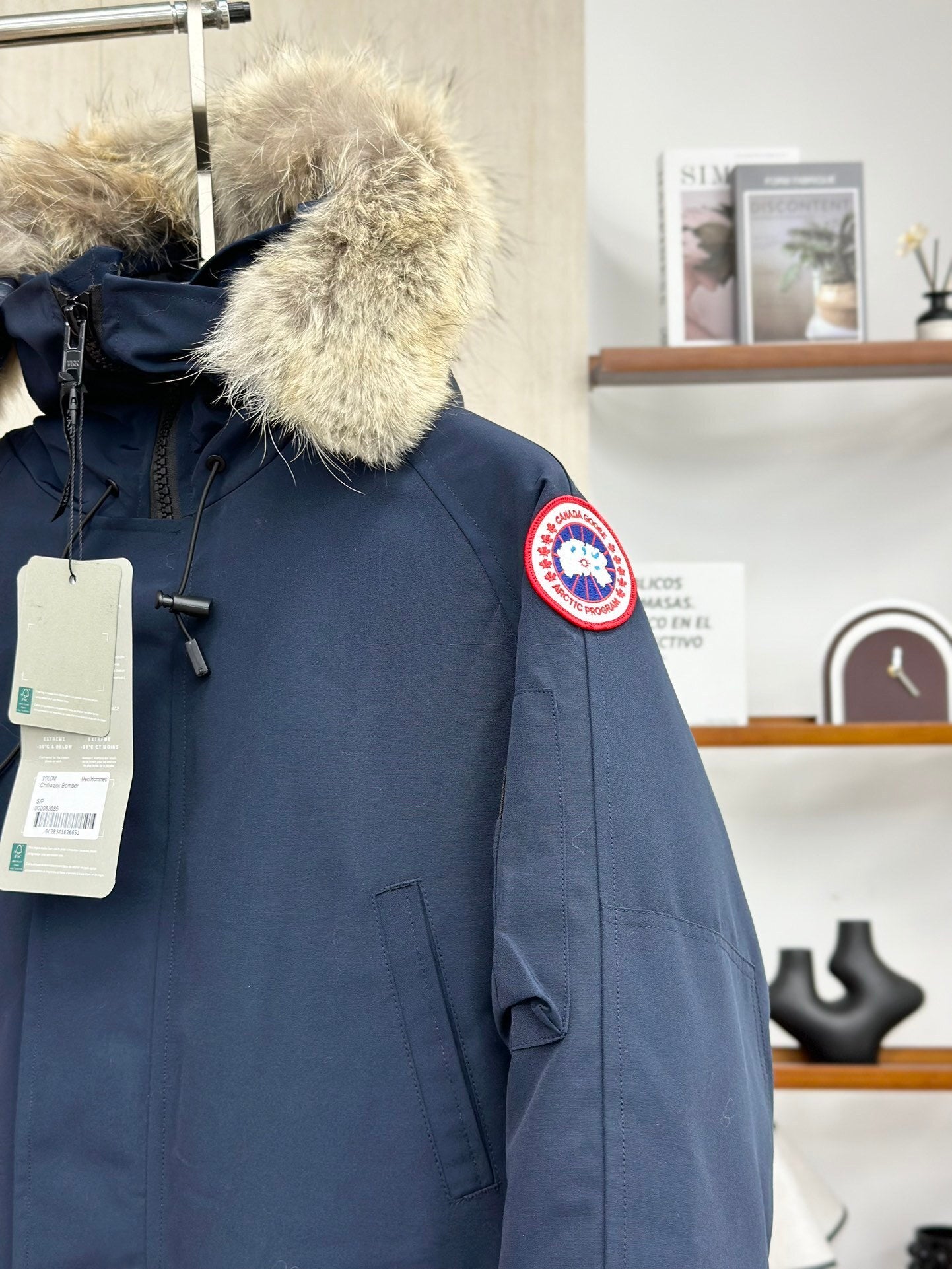 Canada Goose Hooded Anti-Race Down Flight Jacket