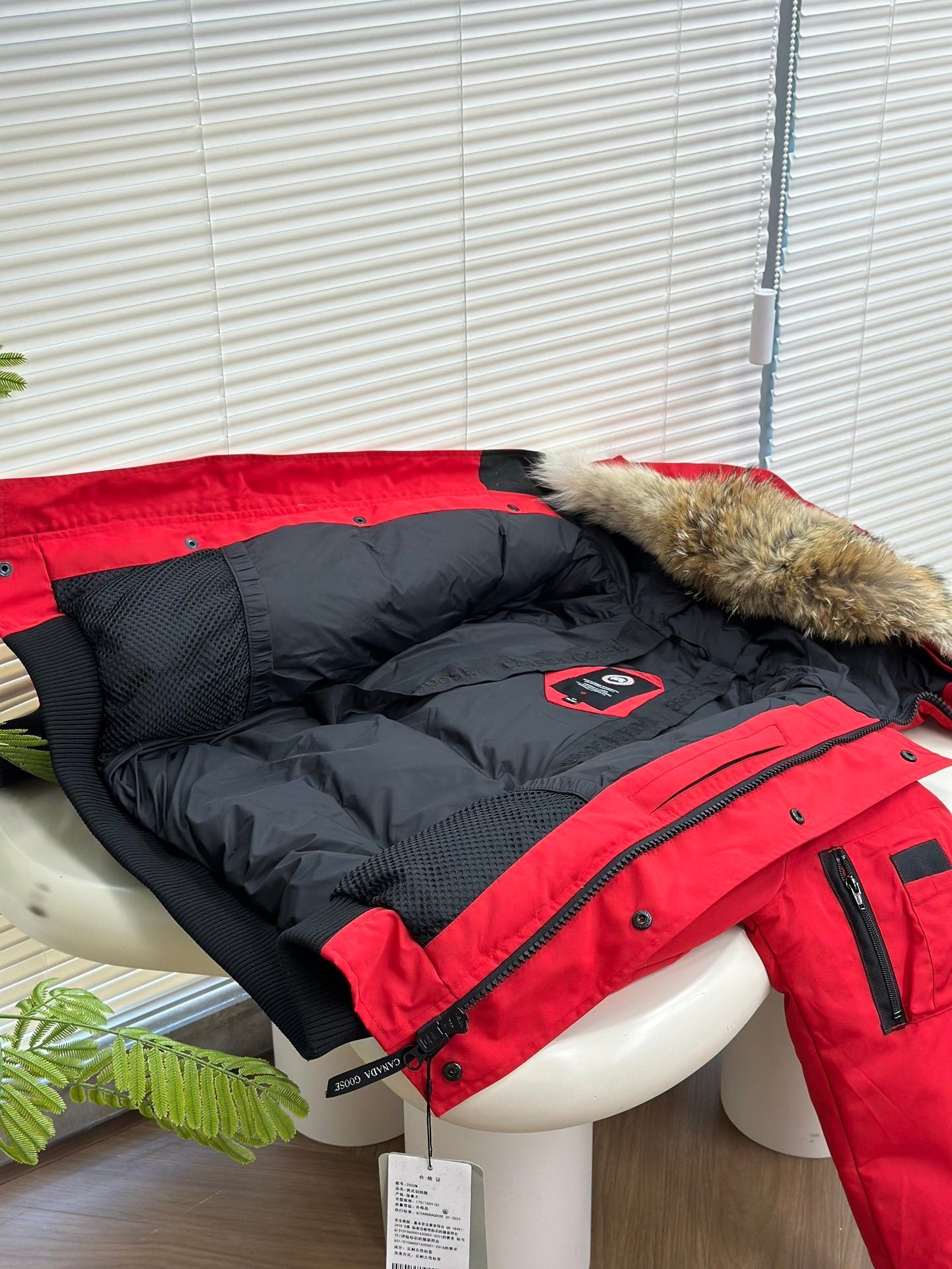 Canada Goose Hooded Anti-Race Down Flight Jacket