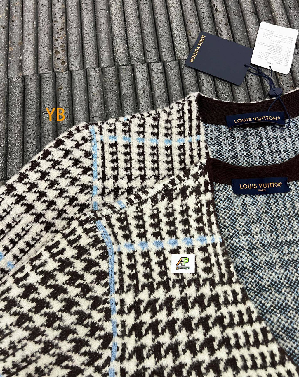 Louis Vuitton Plaid V-neck Cardigan Long-sleeved Sweater