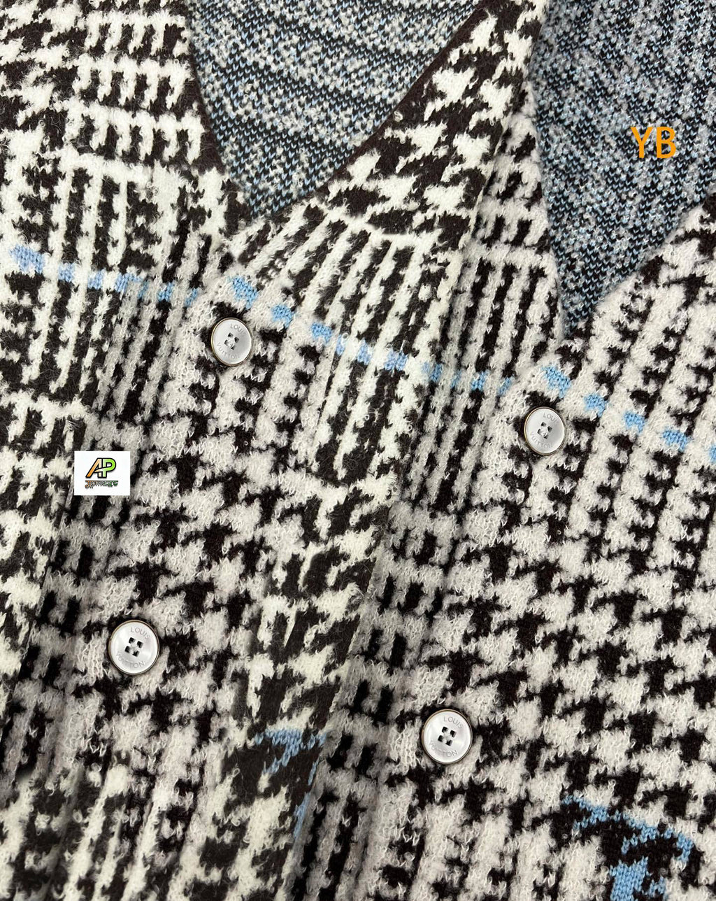 Louis Vuitton Plaid V-neck Cardigan Long-sleeved Sweater