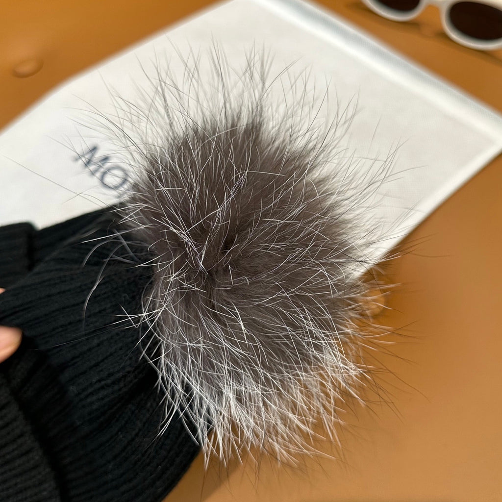Moncler Classic Cashmere Knitted Hat